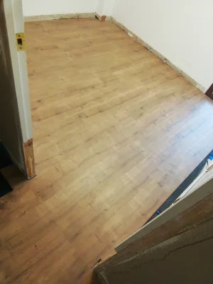 Instalación de suelo de madera natural en Cartagena