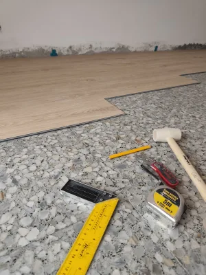 Instalación de suelo de madera natural en Vigo