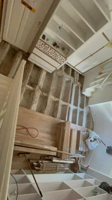 Instalación de suelo de madera natural en Elche