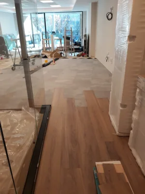 Instalación de suelo de madera natural en Hospitalet de Llobregat