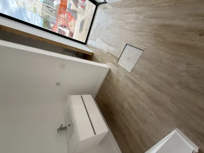 Instalación de suelo de madera natural en Valencia