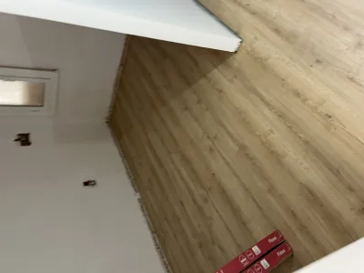 Instalación de suelo de madera natural en Granollers