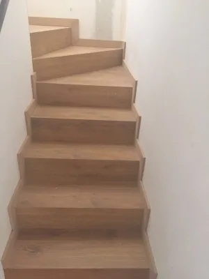 Instalación de suelo de madera natural en Reus