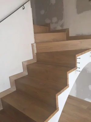 Instalación de suelo de madera natural en Reus