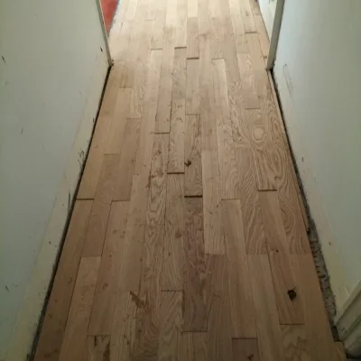 Instalación de suelo de madera natural en Toledo