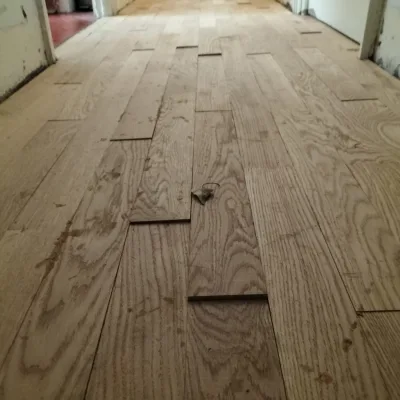 Instalación de suelo de madera natural en Toledo