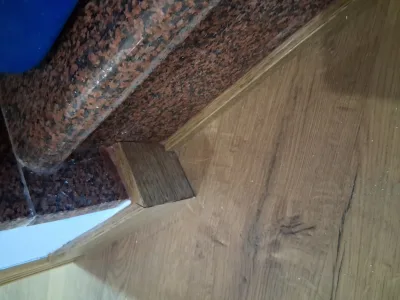 Instalación de suelo de madera natural en Vícar