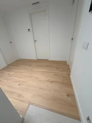 Instalación de suelo de madera natural en Barcelona