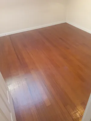 Instalación de suelo de madera natural en Soria