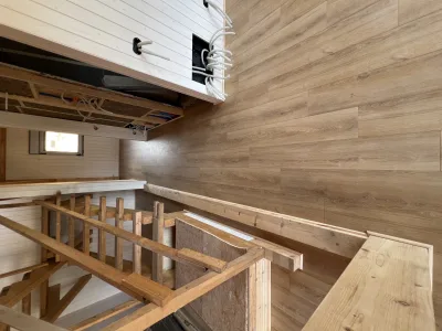 Instalación de suelo de madera natural en Torrejón de Ardoz