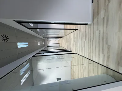 Instalación de suelo de madera natural en Torrejón de Ardoz