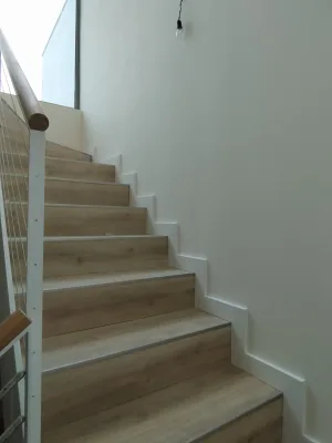 Instalación de suelo de madera natural en Torrelavega