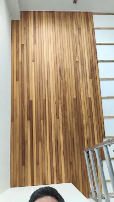 Instalación de suelo de madera natural en Torrelavega