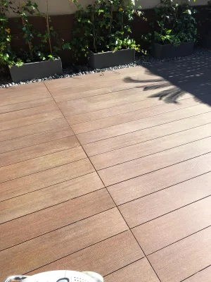 Instalación de suelo de madera natural en Torrelavega
