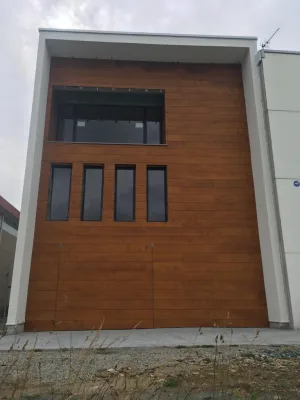 Instalación de suelo de madera natural en Torrelavega