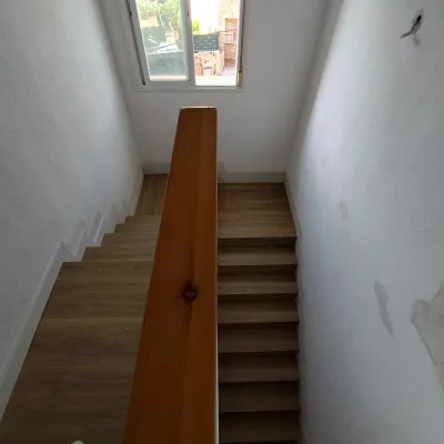 Instalación de suelo de madera natural en Burgos
