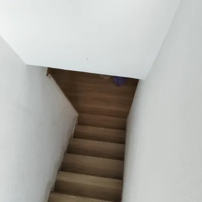 Instalación de suelo de madera natural en Burgos