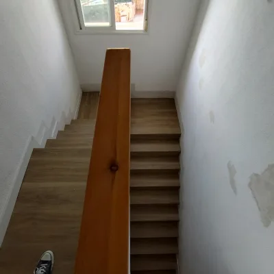 Instalación de suelo de madera natural en Burgos