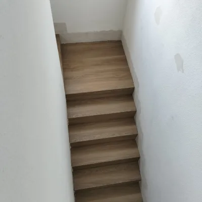 Instalación de suelo de madera natural en Burgos