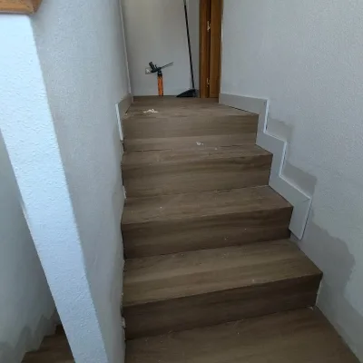 Instalación de suelo de madera natural en Burgos