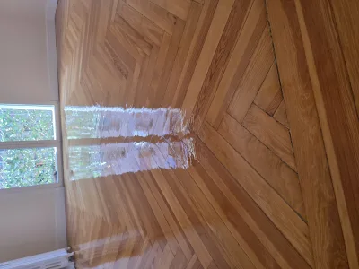 Instalación de suelo de madera natural en Móstoles