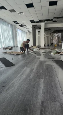 Instalación de suelo de madera natural en Las Rozas