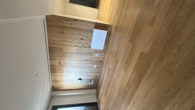 Instalación de suelo de madera natural en Palma