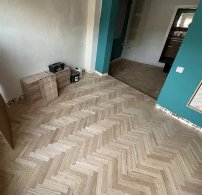 Instalación de suelo de madera natural en Santander