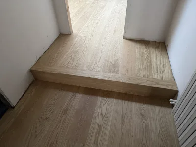Instalación de suelo de madera natural en Santander