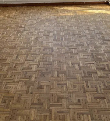 Instalación de suelo de madera natural en Santander