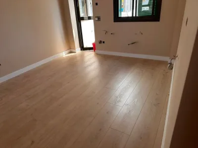 Instalación de suelo de madera natural en Palma
