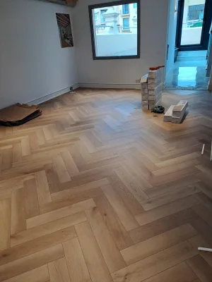 Instalación de suelo de madera natural en Hospitalet de Llobregat