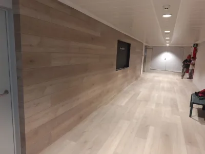 Instalación de suelo de madera natural en Hospitalet de Llobregat