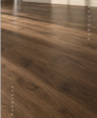 Instalación de suelo de madera natural en Badajoz