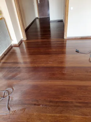 Instalación de suelo de madera natural en Zamora