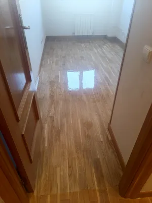 Instalación de suelo de madera natural en Zamora