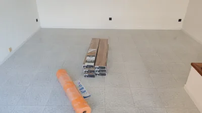 Instalación de suelo de madera natural en Cerdanyola