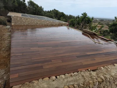 Instalación de suelo de madera natural en Palma