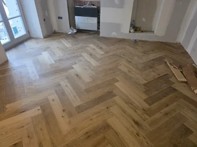 Instalación de suelo de madera natural en Palma