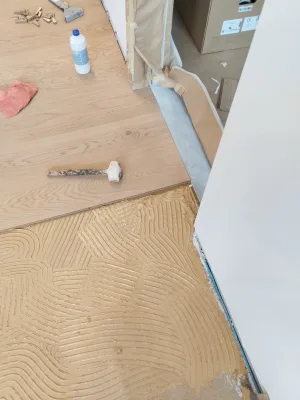 Instalación de suelo de madera natural en Murcia