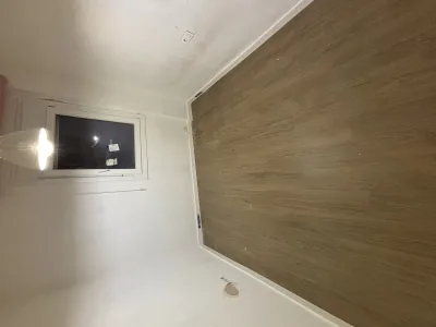 Instalación de suelo de madera natural en Marbella